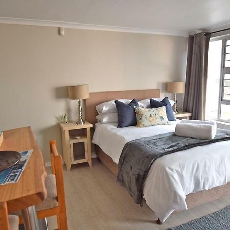 Apartment Dolphin House Hermanus Exterior photo