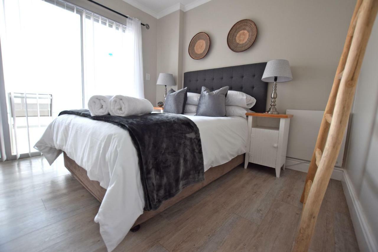 Apartment Dolphin House Hermanus Exterior photo